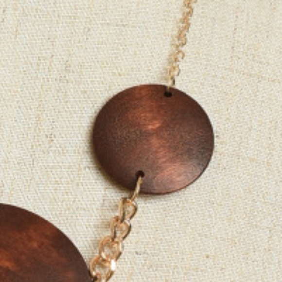 Wood Medallion Statement Necklace DARK BROWN - Picture 4 of 7